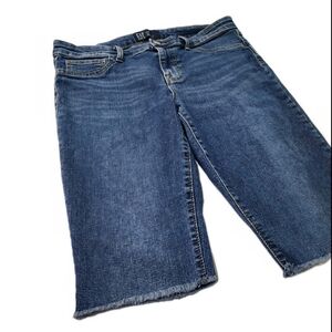 GAP Favorite Jegging Denim Bermuda Shorts 8/29 Stretch Raw Hem